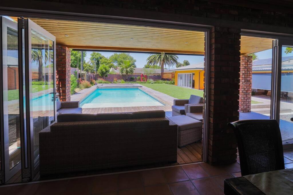 Garten Wohnung Mit Pool, 2 Schlafzimmer ケープタウン エクステリア 写真